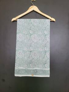 Tela de Algodón Tricot Estampada a Mano con Diseño Mughal Butta, Suave y Ligera, Ideal para Vestidos de Niñas y Mujeres, y para Regalos de Costura - Product Image 2