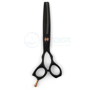 Juego de Tijeras Triples de Precisión Lefty en Negro Mate, Ideal para Corte Profesional, Diseño Ergonómico Duradero para Usuarios Zurdos - Product Image 4