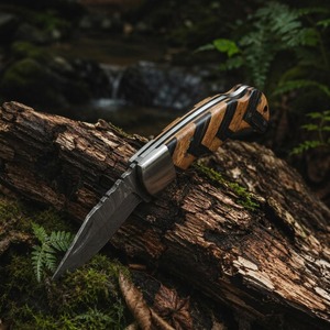 Cuchillo de Acero de Damasco con Punta Caída, Mango de Madera, Hoja Recta, Cuchillo Plegable de Bolsillo para Camping, 6.5 Pulgadas de Longitud Total - Product Image 3