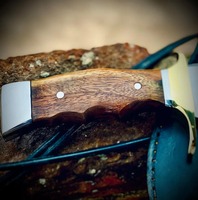 Couteau Bowie artisanal en acier D2 avec manche en bois et étui en cuir, lame de chasse et de survie, couteau d'extérieur, couteau personnalisé