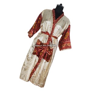 Robe longue de nuit/peignoir en soie vintage indienne faite à la main, imprimé floral, style bohème, ethnique, pour la plage, été, vente en gros KL019 - Product Image 4