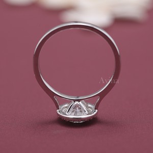 แหวนเพชรทรงกลมเจียระไนแบบ Halo ได้รับการรับรองจาก IGI สำหรับงานหมั้นและงานแต่งงาน ทำจากทองคำ K9 สีเหลือง/สีโรสโกลด์ และสีขาว - Product Image 6