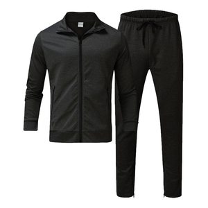 Conjunto Deportivo con Capucha para Hombre, Estilo Urbano, con Logotipo Personalizado, Múltiples Bolsillos, para Gimnasio y Senderismo - Sudadera y Pantalones Deportivos - Product Image 1