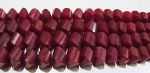 Cuentas de rubí natural en forma de briolette retorcidas, tamaño de 9 a 10 mm, se venden por hebra, longitud de 10 pulgadas. - Product Image 4