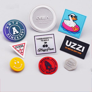 Étiquettes et patchs personnalisés en PVC léger à thermocoller |   Perles en relief 3D |   Patchs découpés au laser pour chapeaux, sacs et vêtements - Product Image 1