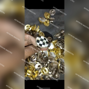 Medallón de Concha Marina Forjado a Mano de Primera Calidad, Artesanía Pura, Colgante de la Mejor Calidad, Realista, Hecho a Mano, 100% Auténtico - Product Image 2