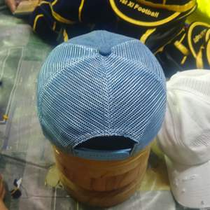 นี่คือหมวกเบสบอลหนังแท้สีดำ - Product Image 2