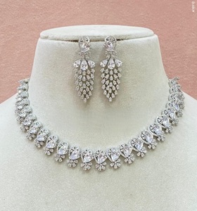 Ensemble collier et boucles d'oreilles en laiton plaqué argent de qualité supérieure avec zircon CZ pour femmes, cadeau de mariage tendance, bijoux - Product Image 4