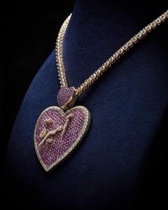 Colgante de Cruz Plateada Estilo Hip Hop de Alta Calidad para Actuaciones, Eventos y Atuendos Modernos, Disponible al Mejor Precio - Product Image 4