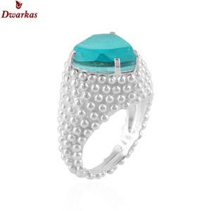 Anillos hechos a mano con piedras preciosas de alta calidad, plata de ley 925, cuarzo doblet color Paraíba con textura de corazón. - Product Image 2