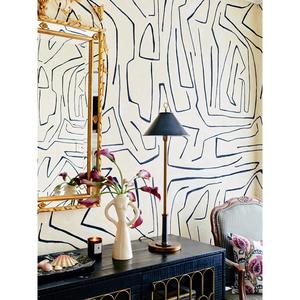 Lámpara de Mesa de Latón Vintage Hecha a Mano con Toque Rústico para Decoración del Hogar - Product Image 2