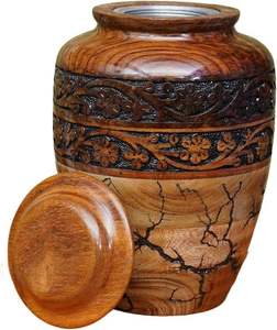 Urna Funeraria Tradicional de Madera, Recipiente Conmemorativo para Cenizas, Elaborada con Patrones de Vetas Suaves y Detalles Decorativos - Product Image 4