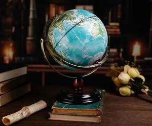 Globo Terráqueo Metálico Moderno con Acabado de Color Personalizado y Base Sólida para el Hogar, Escritorio de Oficina, Sala de Estudio o Decoración de Regalo - Product Image 1