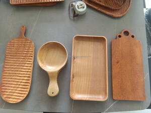 Plateau de service en bois, vaisselle de cuisine, plateau de service en bois, assiette avec rond, poisson, fleur et cœur - Product Image 2