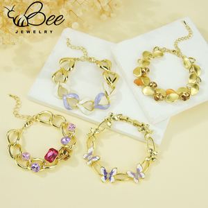 Exclusivo y Elegante Brazalete de Cristal Color Latón para Mujer, Chapado en Oro de 14k, con Forma de Corazón y Mariposa, Esmaltado, Hecho a Mano - Product Image 1