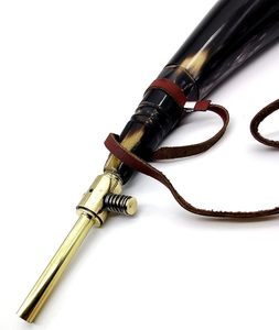 Poudre de corne de buffle véritable de qualité supérieure avec sangle en cuir réglable pour la chasse, le camping et les aventures en plein air - Product Image 4