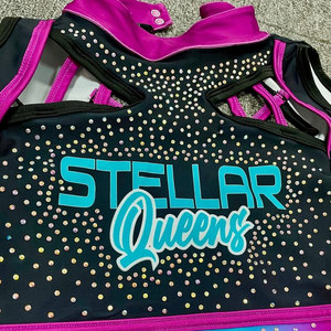 Tenues de cheerleading personnalisées, sublimation, strass, vêtements de cheerleading OEM ODM, ensembles de cheerleading pour les écoles, les clubs, uniformes d'entraînement - Product Image 3