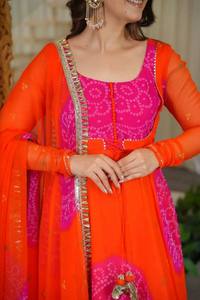 Costume Anarkali traditionnel pour femmes, orange et rose, brodé, longueur au sol, coupe ample, pour mariage, fête, style Inde Pakistan - Product Image 3