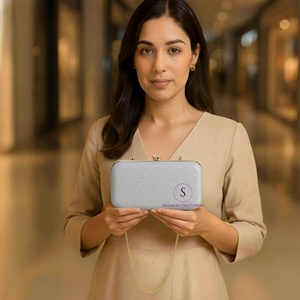 Pochette de soirée tendance en argent brillant, sac à main de créateur avec chaîne amovible pour femmes - Product Image 1