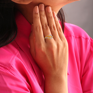 Bague de luxe en acier inoxydable plaqué or 18 carats avec nœud infini et diamants CZ pour femme, bijou de mode pour fiançailles et promesse - Product Image 2