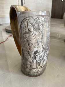 Mug en corne de buffle fait main, sculpté/gravé en 3D, anti-fuite, forme naturelle, objet d'art de collection, CADEAU DE NOËL POUR HOMME VIKING - Product Image 2
