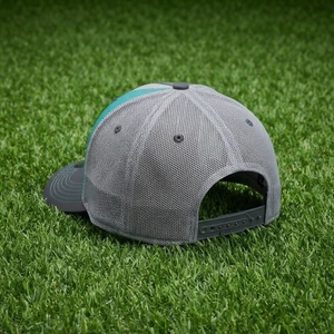 Gorra Trucker Gris para Hombre, con Logotipo Bordado Personalizado, Malla Trasera, Ajustable, Estilo Urbano - Product Image 6