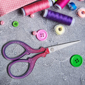 Ciseaux à broder personnalisés en titane arc-en-ciel, lames en acier inoxydable industriel durable, bord lisse, pointe tranchante pour la découpe - Product Image 5