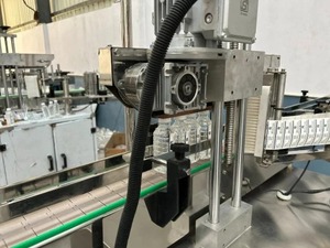 Machine d'étiquetage automatique électrique à une face avec technologie laser et jet d'encre pour bouteilles carrées et cartons - Product Image 3