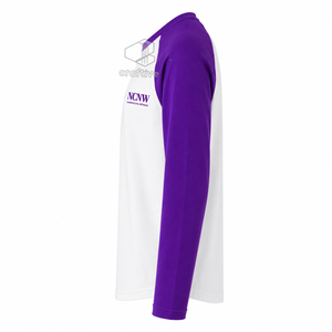 T-shirt Raglan NCNW Sorority pour femme, décontracté, manches longues contrastées violet et blanc, avec écusson brodé et blocs de couleur - Product Image 3