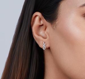 Boucles d'oreilles en diamant de laboratoire plaqué or vintage en gros, certifiées IGI, design personnalisé en forme de goutte pour femme - Cadeau d'anniversaire de mariage - Product Image 4