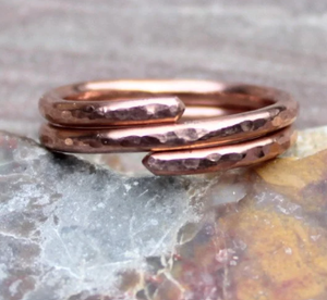 Bague en cuivre pur massif, vintage, forgée à la main, double couche, à extrémité martelée, à surface ouverte, avec bordure en cuivre massif - Product Image 3