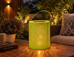 Lanterne suspendue de forme seau de couleur jaune chaud fantaisie de qualité supérieure avec poignée simple, porte-bougie simple pour bougie chauffe-plat, lanterne de qualité supérieure - Product Image 1
