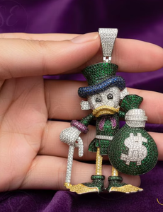 Colgante de Moissanita Colorida de Lujo con Incrustaciones de Diamantes, Amuleto con Diseño de Personaje, Joyería Chapada en Oro para Regalo de Fiesta - Product Image 1