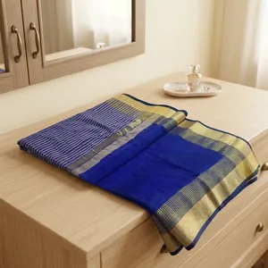 Sari de Seda y Algodón Azul con Bordado Zari en Toda la Superficie - Product Image 6