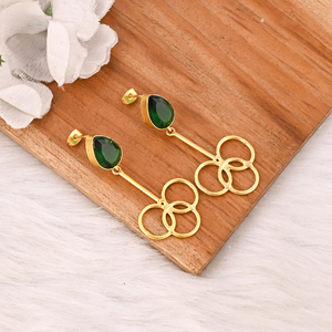 Boucles d'oreilles créoles élégantes en laiton plaqué or, faites à la main, couleur émeraude, pour femmes - Product Image 3
