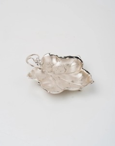 Leaf Shape <b>Silver</b> Finished Decorative Bowl Ideal For <b>Table</b> Display And Room <b>Side</b> <b>Table</b> And Snack Serving To Guests From India - Product Image 5
