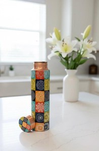 Botella de Cobre Puro Moderna Antideslizante para Beber, Hidratación Saludable, Bienestar Ayurvédico, a Prueba de Fugas, Ecológica, Segura para Uso Doméstico - Product Image 3