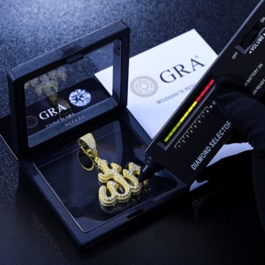 Pendentif Allah en Moissanite, Pendentif Allah en Argent 925, Pendentif Calligraphie Allah de Qualité Supérieure, Bijoux Islamiques Élégants - Product Image 4