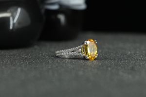 แหวนพลอยสีเหลืองรูปไข่สำหรับผู้หญิง เงินแท้ 925 แหวนหมั้นแบบแยกส่วนประดับซิทริน มอยส์ซาไนต์ และเพชร ขายส่ง - Product Image 5