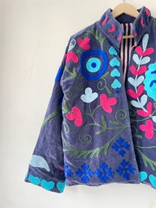 Chaqueta de terciopelo púrpura con bordado floral de lujo, estilo suzani, para mujer, ropa de primavera, manga larga, cuello alto, estilo bohemio. - Product Image 4