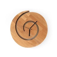 Reloj de Pared Moderno de Madera de Dos Tonos con Diseño de Listones, Movimiento Mecánico Silencioso, Decoración Hecha a Mano para el Hogar |   Venta al por mayor.