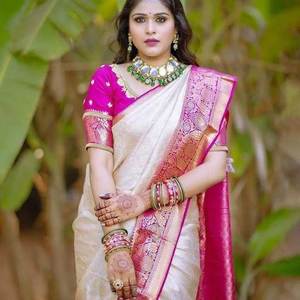 Magnifique saree traditionnel blanc - Product Image 1