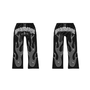 Ensemble de survêtement unisexe à capuche évasé avec logo personnalisé entièrement orné de strass, en molleton 340 GSM, effet délavé et impression en relief, style vieilli - Product Image 3