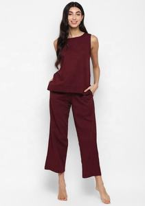 Ropa cómoda de yoga con dos bolsillos Hermosos pantalones elásticos y sin mangas de color Burdeos hechos a mano con tela de algodón suave - Product Image 2