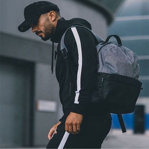 Venta al por mayor de chándales de entrenamiento de los hombres personalizados con cremallera y Sudadera con capucha para correr al aire libre Fitness gimnasio desgaste para la temporada de invierno - Product Image 5