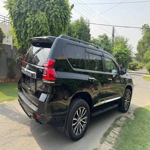 Toyota Prado Premium d'occasion en excellent état, sans accident, historique impeccable, meilleure offre économique, prêt à rouler - Product Image 3