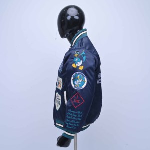 Veste en satin sur mesure de haute qualité avec broderie, veste varsity d'hiver pour homme, couleur personnalisée, respirante, haute qualité - Product Image 2
