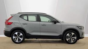 NEATLY USED 2025 XC40 2.0 B4 PLUS PRO - Product Image 5