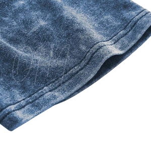 Camiseta de hombre personalizada, lavada y desgastada, de algodón, holgada, estilo urbano, manga corta, con efecto ácido y dobladillo rasgado, estilo hip hop casual. - Product Image 5