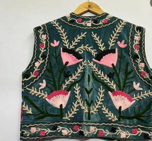 เสื้อกั๊กกำมะหยี่ลายซูซานี - Product Image 4